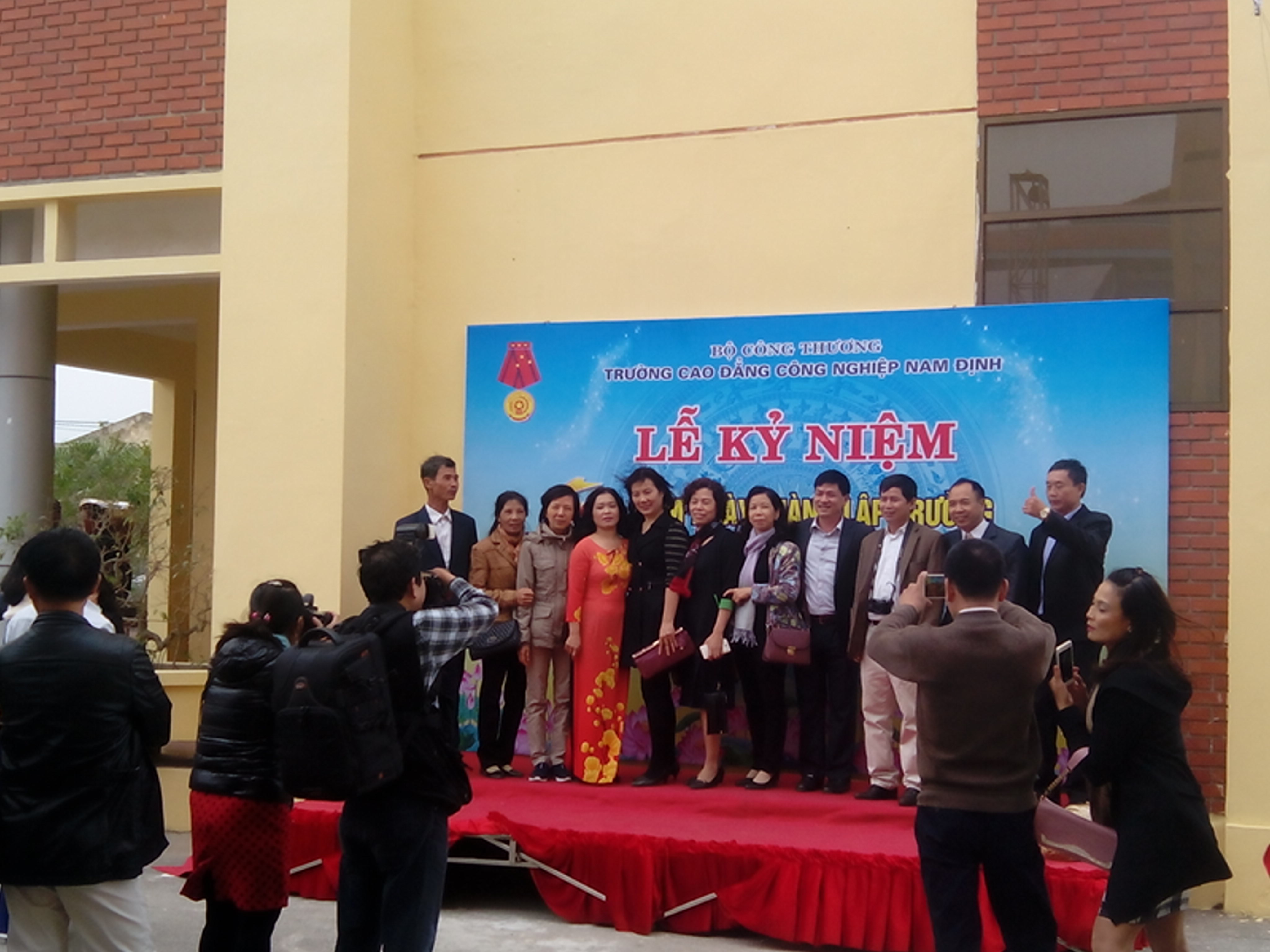 Gặp gỡ các thế hệ