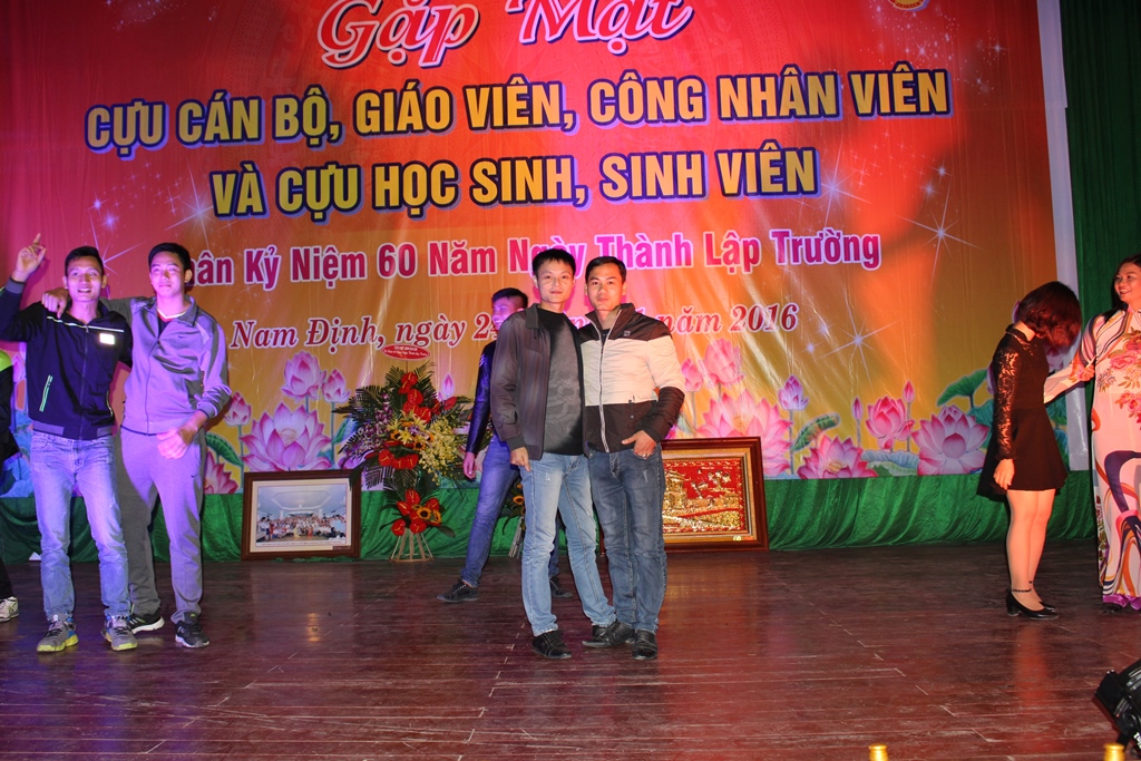 Gặp gỡ các thế hệ