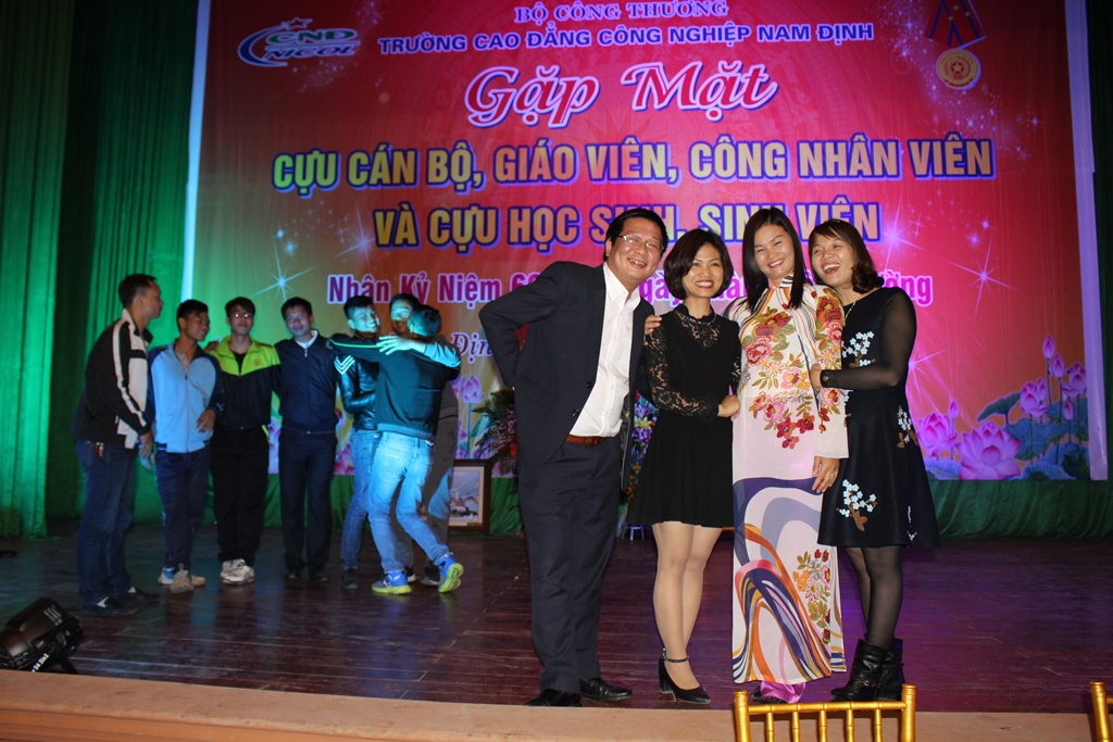 Gặp gỡ các thế hệ